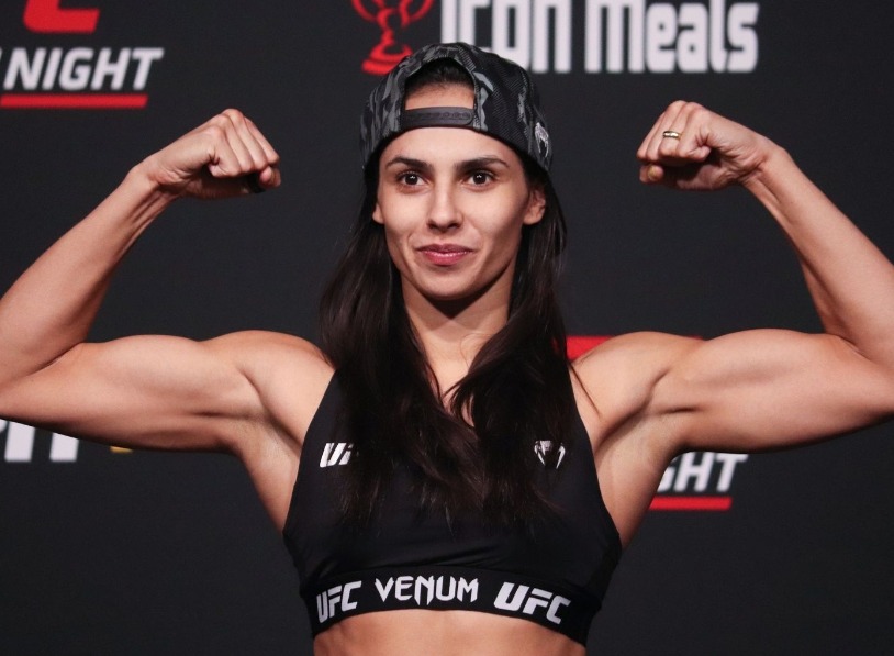 Hottest female UFC fighters: Ariane Lipski