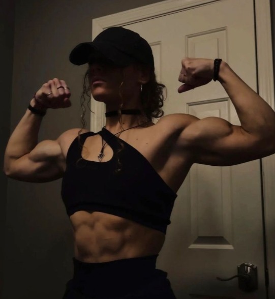 Muscle Mommy